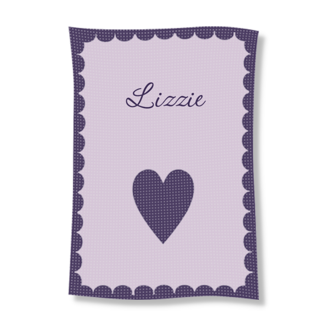 SINGLE HEART & SCALLOPED EDGE BLANKET
